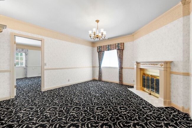 Building Photo - "Experience Luxury Living: Expansive 4-Bedroom Retreat Estate with Scenic Views and Elegant Finis...
