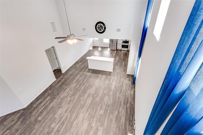 Building Photo - 6601 Avila Way