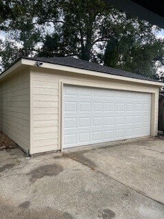 Building Photo - 17078 Gleneagle Dr S