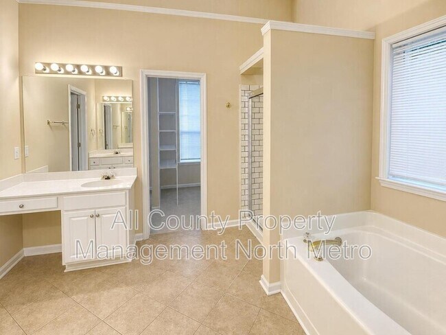 Building Photo - 2720 Two Rock Ct