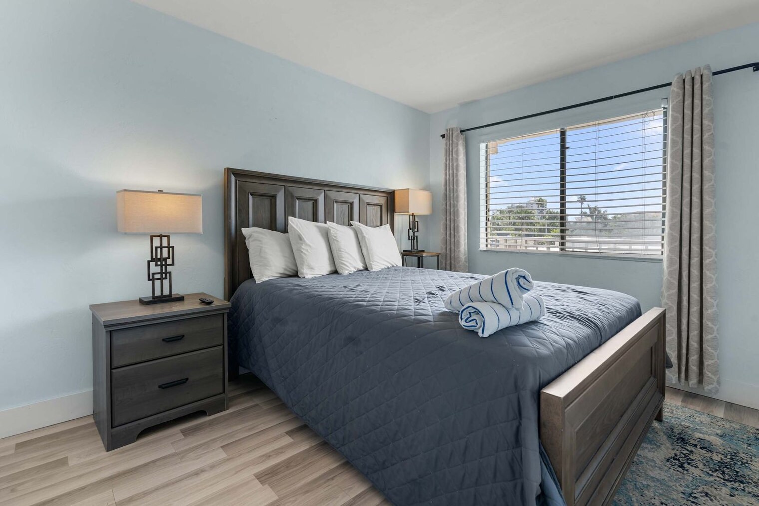 Building Photo - 260 Southbay Dr