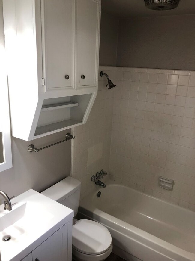 Building Photo - Hewitt Texas 3 Bedroom