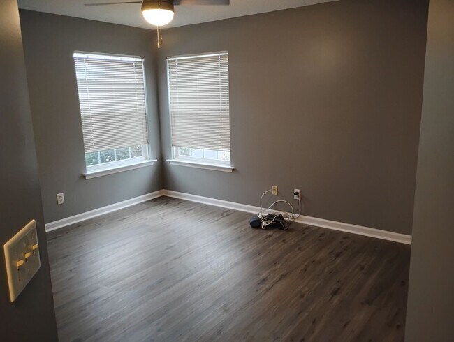 Building Photo - SOUTH BAY LAKES IV