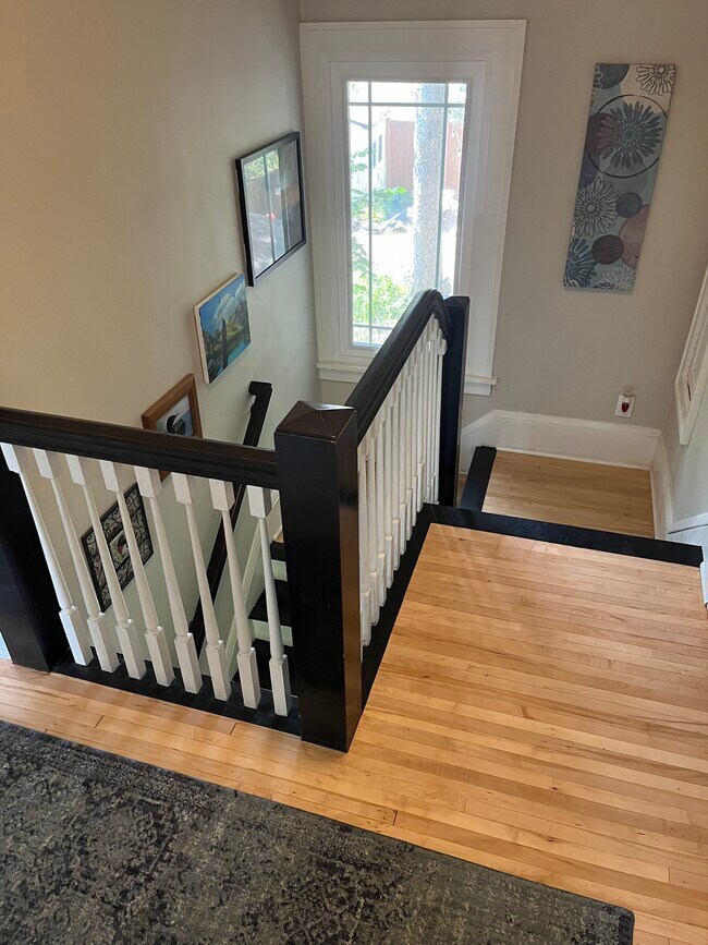 Building Photo - 4732 Harriet Ave