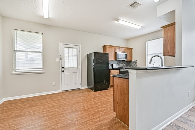 Building Photo - 4714 Montclair Hill Ln