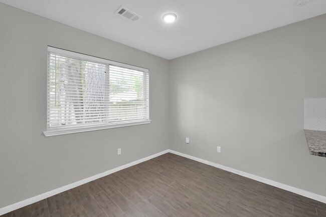 Building Photo - 28903 Atherstone St