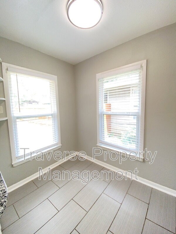 Building Photo - 3032 Marys Ln