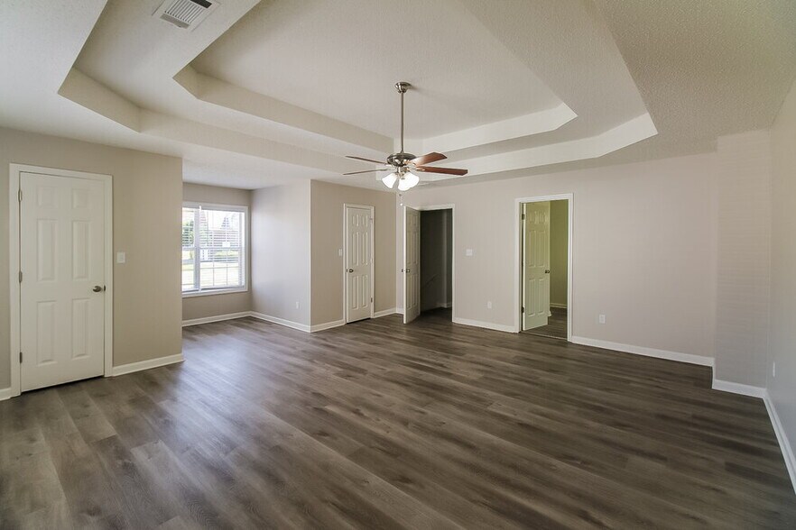 Building Photo - 7047 Cheswick Dr