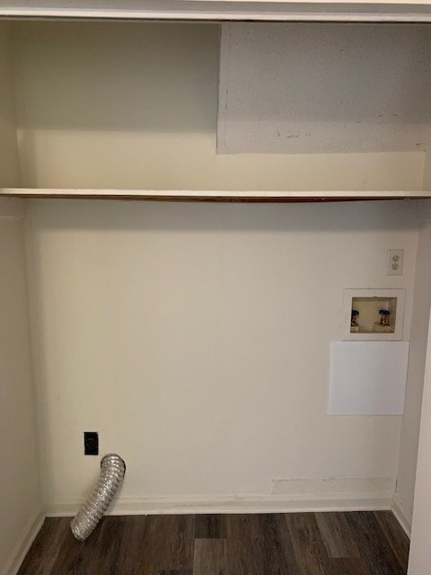 Building Photo - "Charming 2-Bedroom Retreat with 2.5 Baths...