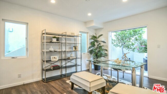 Building Photo - 649 Cross Ave