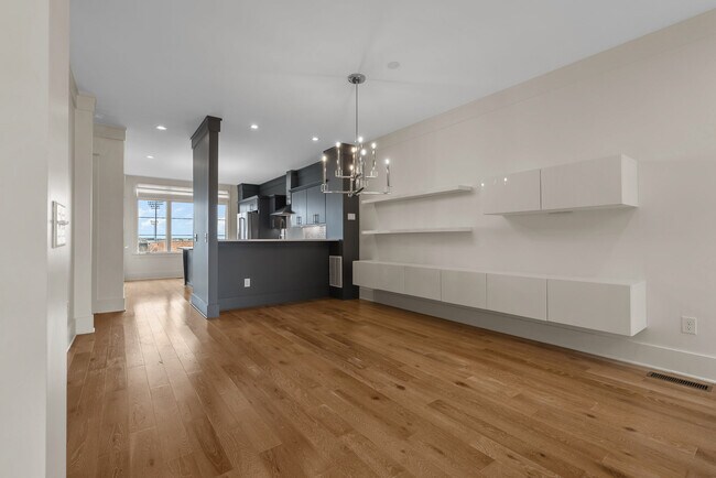 Building Photo - M West