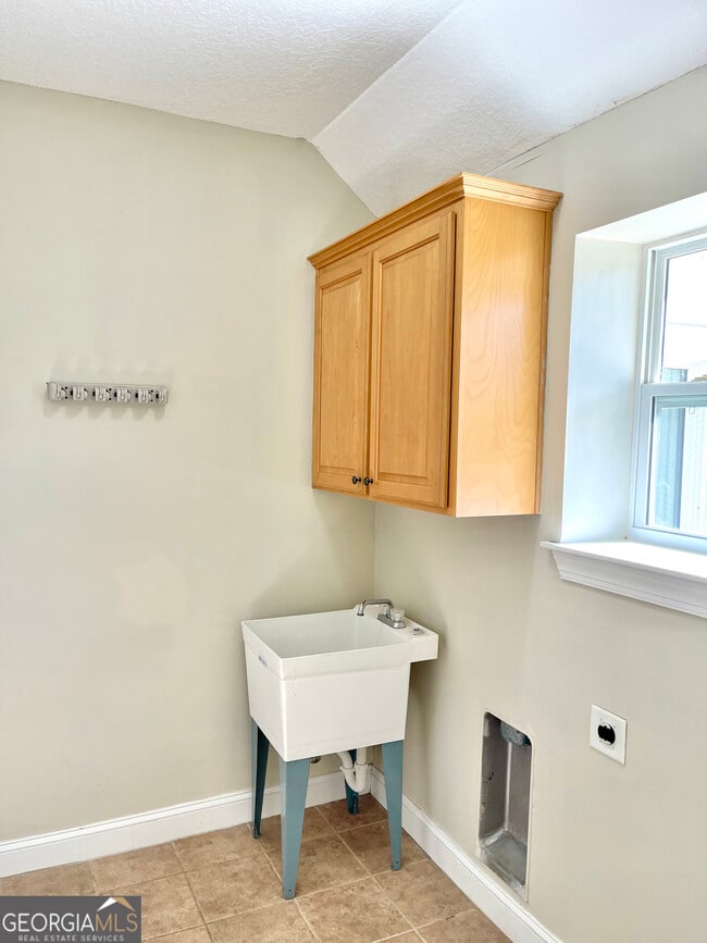 Building Photo - 39 Coastal Walk