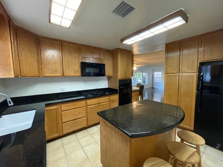 Kitchen - 12221 Hammack St