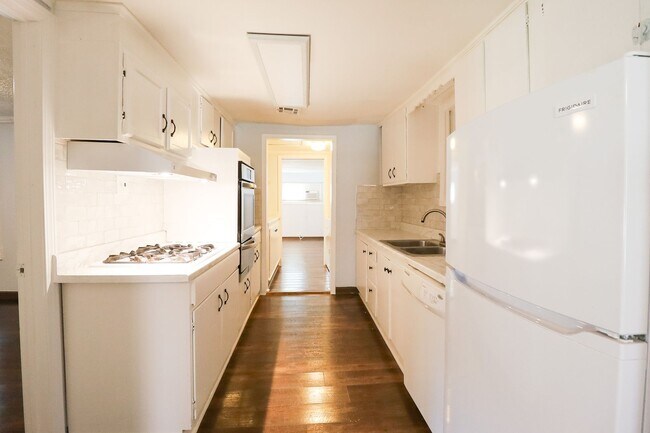 Building Photo - 4 Bed | 1.5 Bath in North Tulsa!