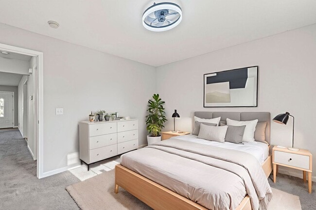 Building Photo - Cute Two Bedroom Home