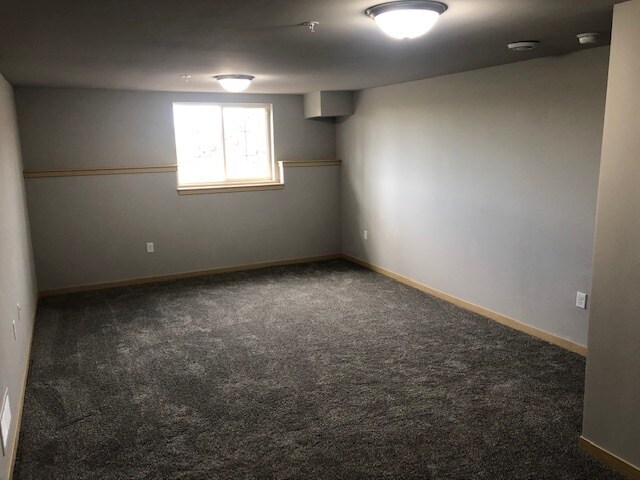 Building Photo - 6048 Driscoll Dr