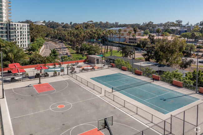 Sport Courts - Vera Cortez Hill
