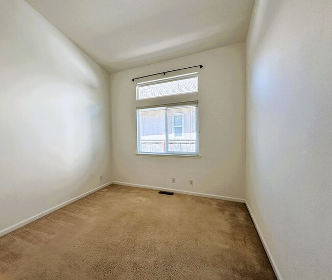 Building Photo - 2172 Dolen Pl