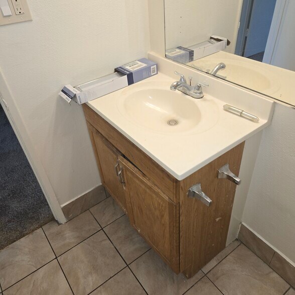 Building Photo - 2613 Andover Ave