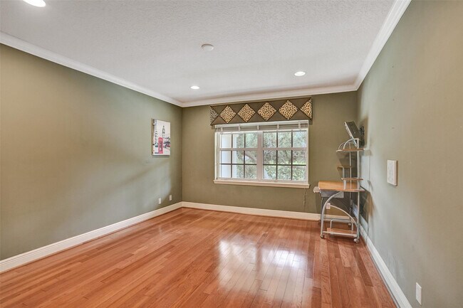 Building Photo - 10442 NW 60th Pl