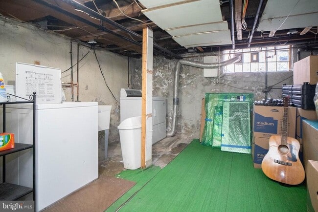 Building Photo - 1026 Morris St