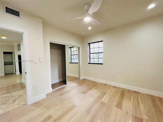 Building Photo - 1470 Lincoln Terrace