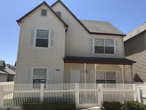 Building Photo - Central Bakersfield
