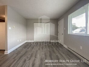 Building Photo - 29 Sunbury Estates