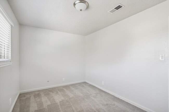 Building Photo - 9101 La Riviera Dr
