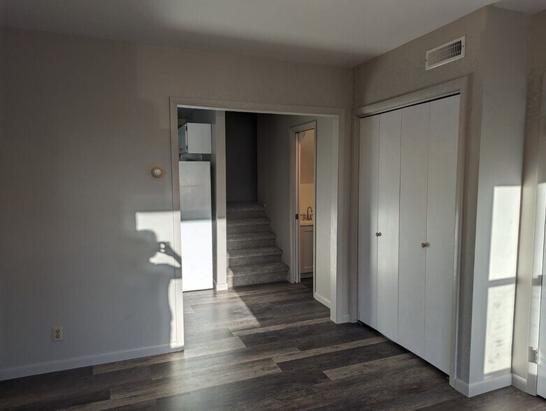 Building Photo - 657 S 400 E