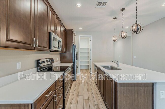 Building Photo - 25930 N Langley Dr