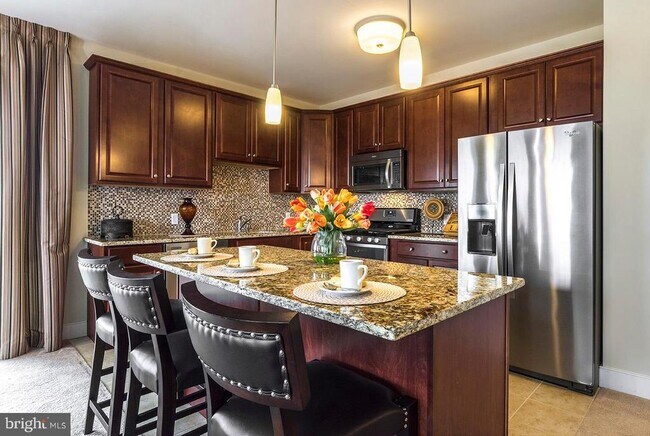 Building Photo - 1507 Churchill Downs Way