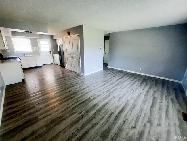 Building Photo - 3007 W Cypress Dr