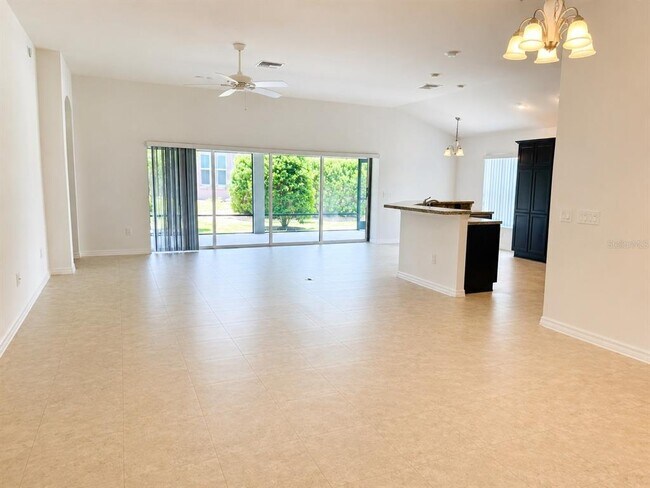 Building Photo - 3942 Zenith Lp