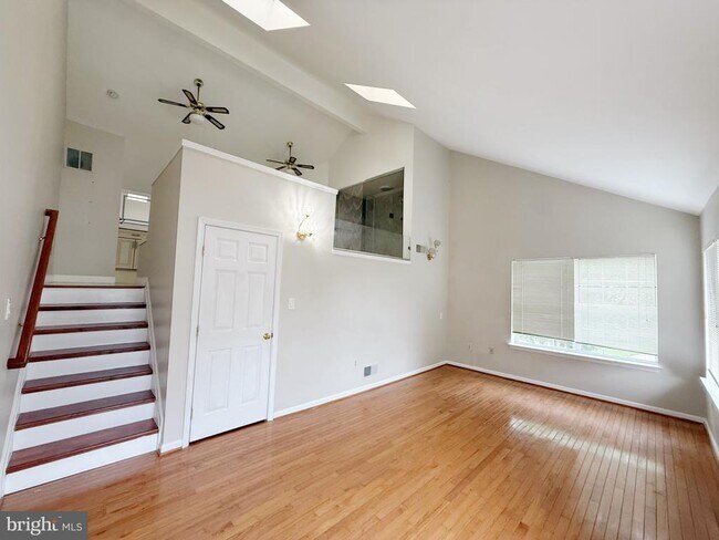 Building Photo - 8545 Harvest View Ct