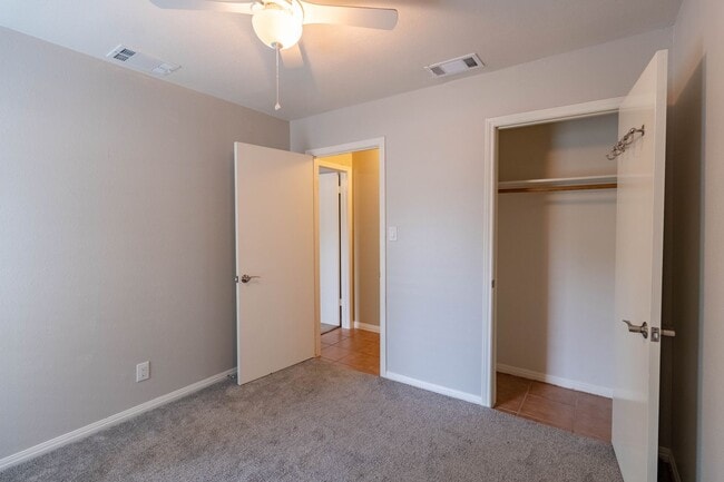 Building Photo - Charming 3 bed 2 bath Home in NW Austin!