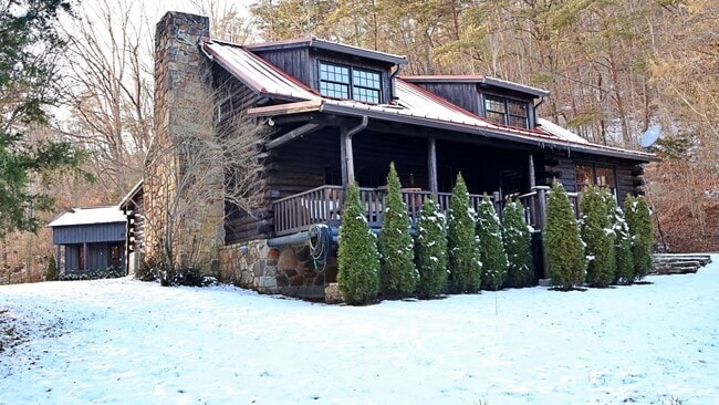 Building Photo - 3059 Pittman Center Rd