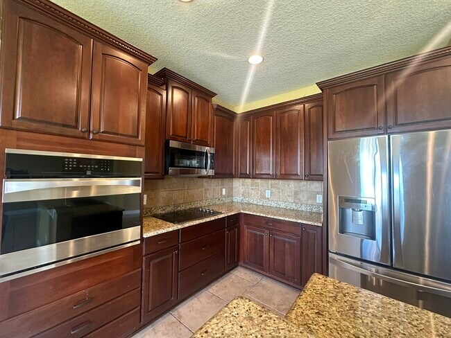 Building Photo - 2412 Country Pond Ct
