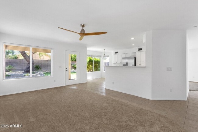 Building Photo - 4245 E Creosote Dr