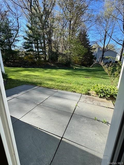 Building Photo - 404 Sara Cir