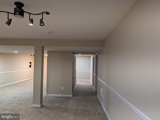 Building Photo - 44476 Livonia Terrace