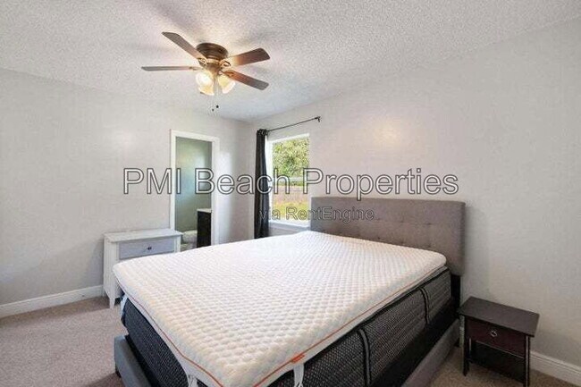 Building Photo - 2456 SE Melaleuca Blvd