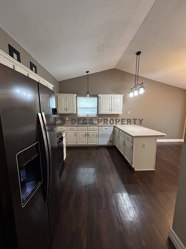 Building Photo - 4175 Whitehall Dr