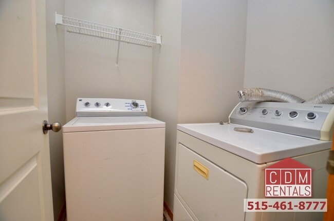 Building Photo - Wonderful Waukee Townhome