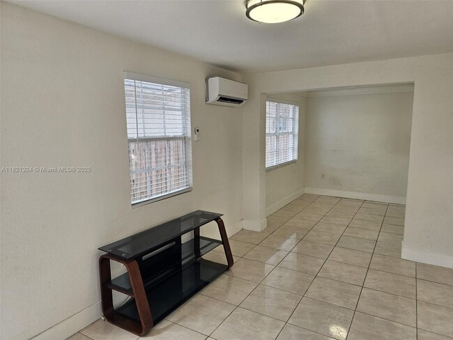 Building Photo - 651 SW 66th Ave