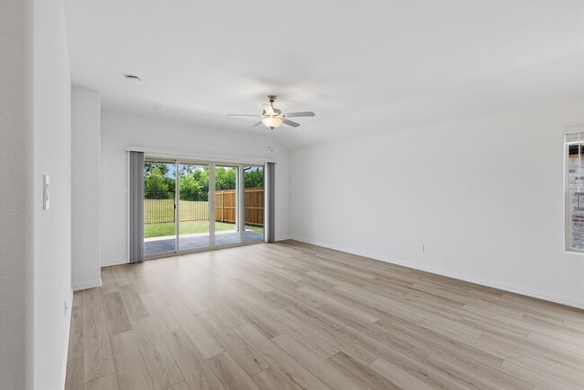 Building Photo - 3407 Copperwood Dr