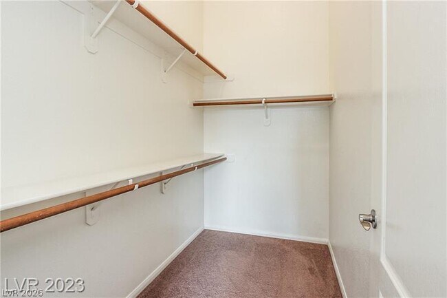 Building Photo - 2305 W Horizon Ridge Pkwy