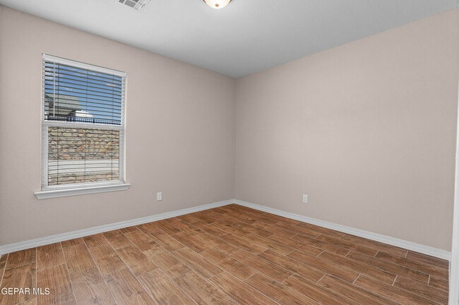 Building Photo - 8804 Eclipse St