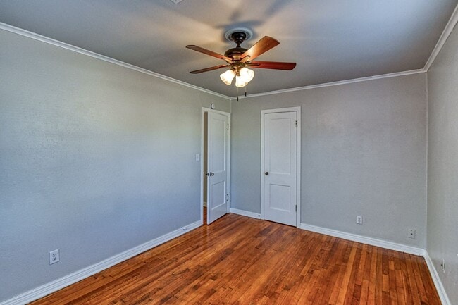 Building Photo - 2 bedroom/1 bathroom - Centrally Located in Norman!!