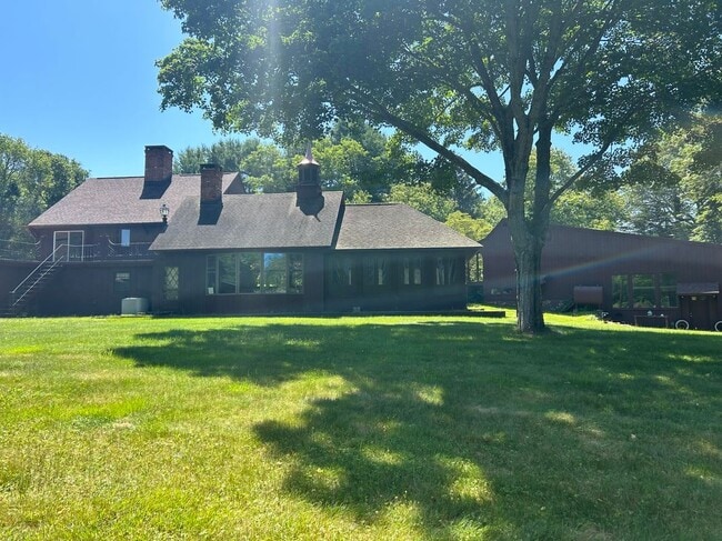 Building Photo - 114 Mile Creek Rd